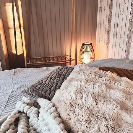 Talviranta - Lakefront - Ruka-pyhae 2x Skilift Passes Included - Free Skibus Doorstep